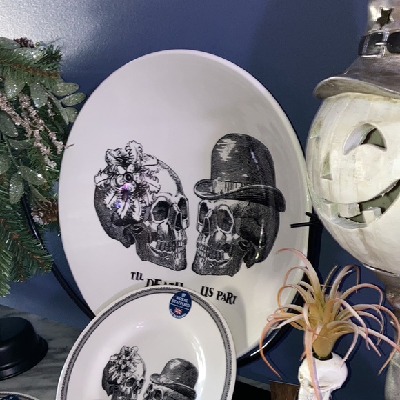 Royal Stafford dinner set plates - Picture 5 of 9